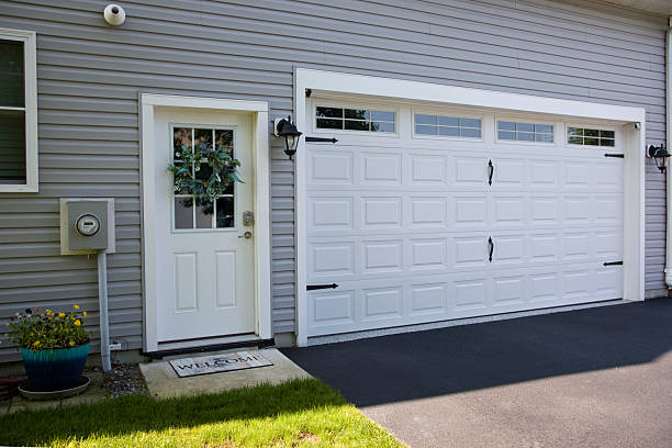 24/7 Emergency Garage Door Panel Replacement experts in DeWitt, IA